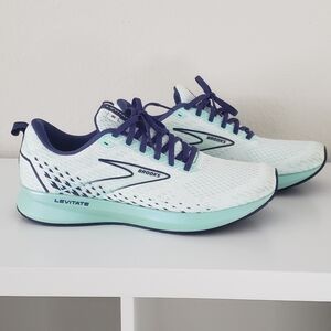 Brooks Levitate 5 running shoes Womens 11.5